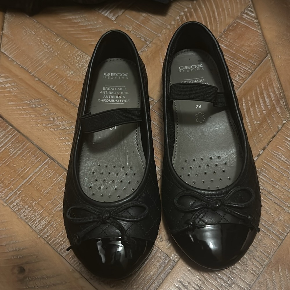 Geox Plie Girl Quilted Black Leather Patent Toe Ballet Flats with Elastic Strap - Picture 8 of 14